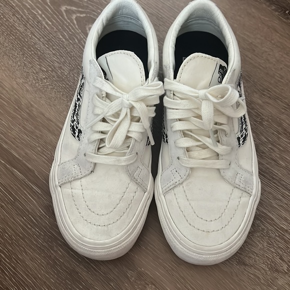 Women Vans sneakers - Picture 2 of 4